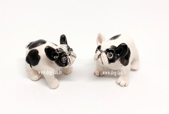 French_bulldog_figurine_4um